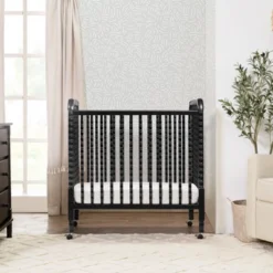 DaVinci Jenny Lind 3-in-1 Convertible Mini Crib