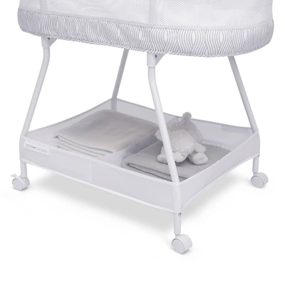 Delta Children Curve Bassinet - White And Gray 5 Delta Children Curve Bassinet - White And Gray - Image 5